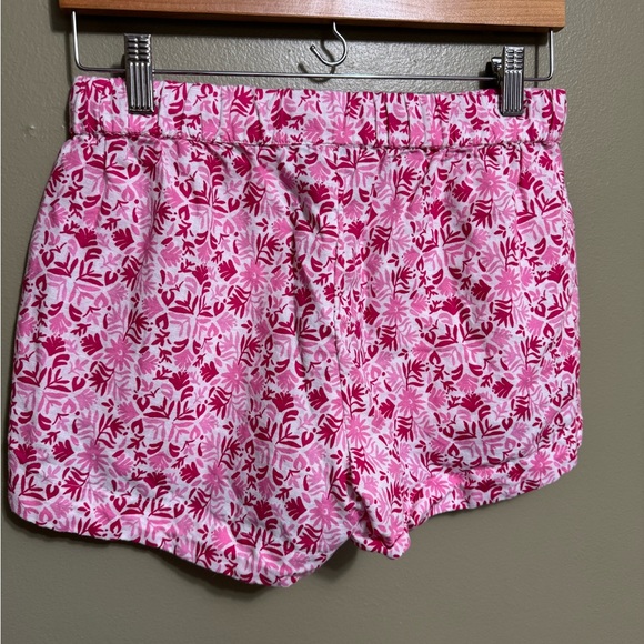 Vineyard Vines Pink Flowered Shorts, Size XS - Picture 2 of 4